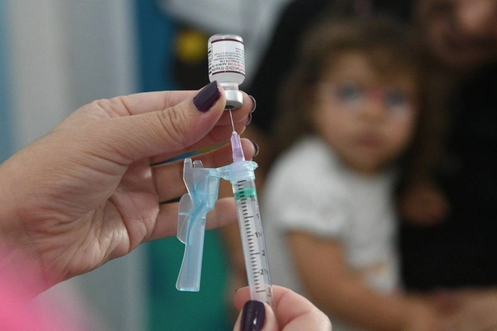 IMUNIZAÇÃO NO SABADÃO: Hoje, dia 29, está acontecendo vacinação em 49 locais de todo o Distrito Federal
