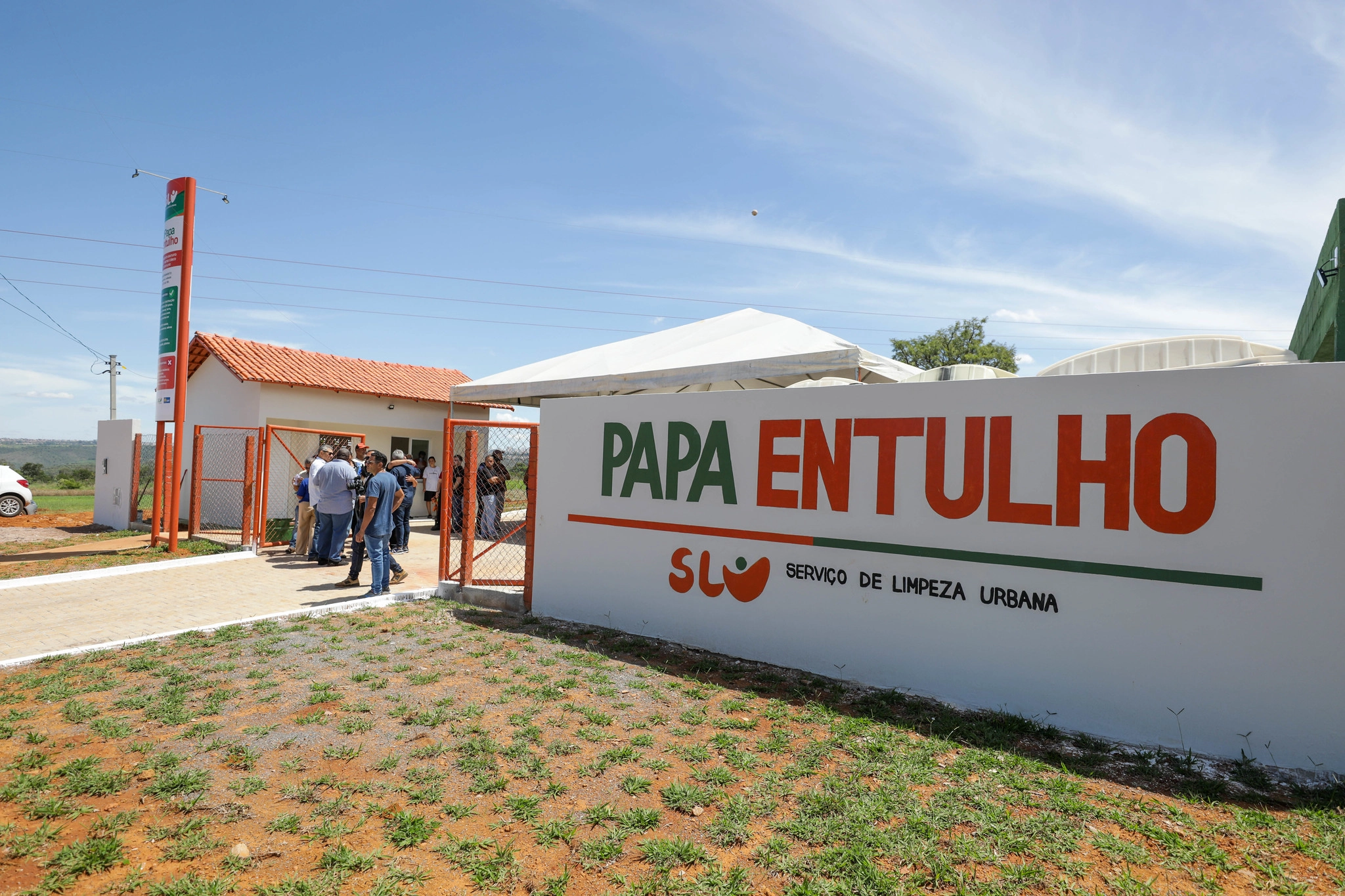MEIO-AMBIENTE: Podas e galhadas podem ser descartadas gratuitamente nos papa-entulhos