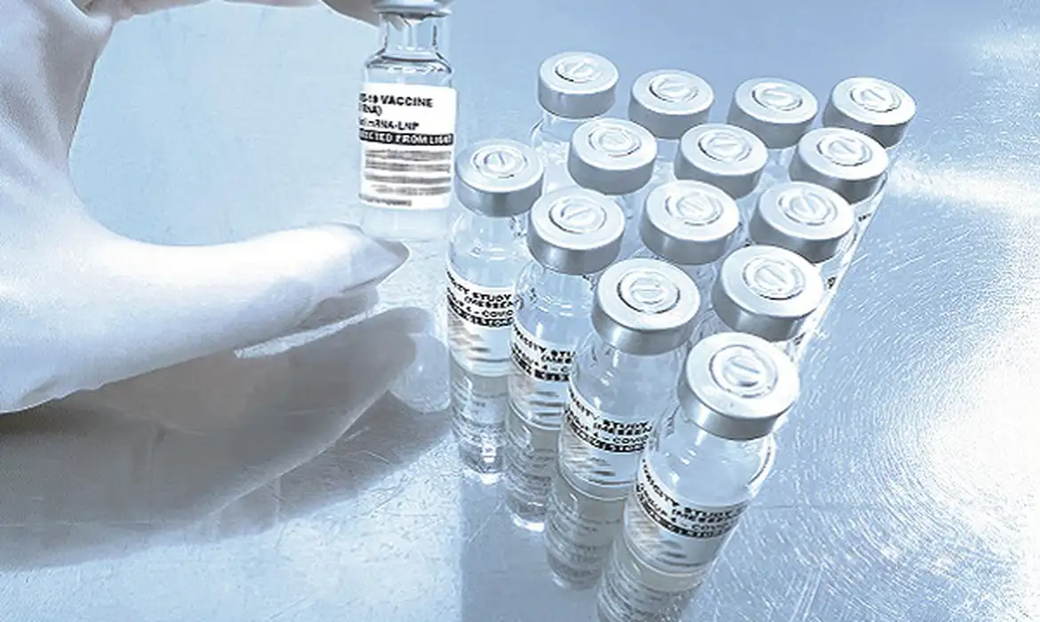 VACINA CONTRA COVID 19: AnViSa autoriza testes em humanos da primeira imunização de RNAm brasileira