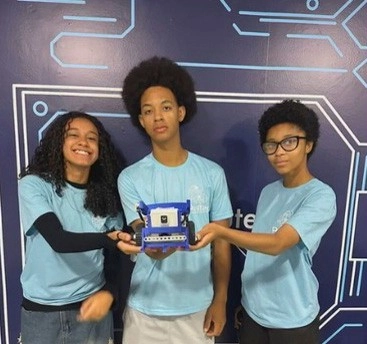 OLIMPÍADA DE ROBÓTICA: Alunos do 'Itapoã' vencem regional da competição; próxima etapa vale vaga no mundial