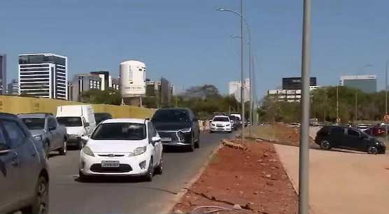 SETOR DE AUTARQUIAS NORTE: Fechamento de estacionamento deixa motoristas sem vagas e sujeitos a multas