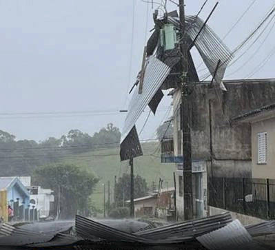 HOJE, CHUVA ISOLADA: INMet registrou rajadas de 84 km/h no Gama durante temporal