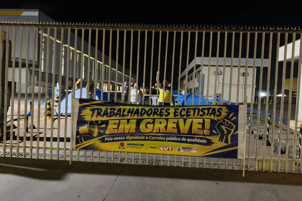 "CORREIOS", NO SIA: Greve da empresa estatal bloqueia entrada e saída de cargas