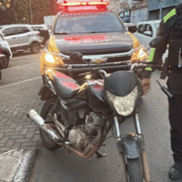 FORA DE CIRCULAÇÃO: Moto com 427 multas e mais de R$ 114 mil em débitos é apreendida na Asa Sul