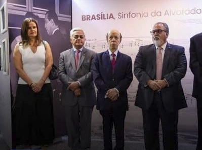 "QUEM CONDUZ A HISTÓRIA": TJ-DF celebra 187 motoristas em homenagem no Memorial