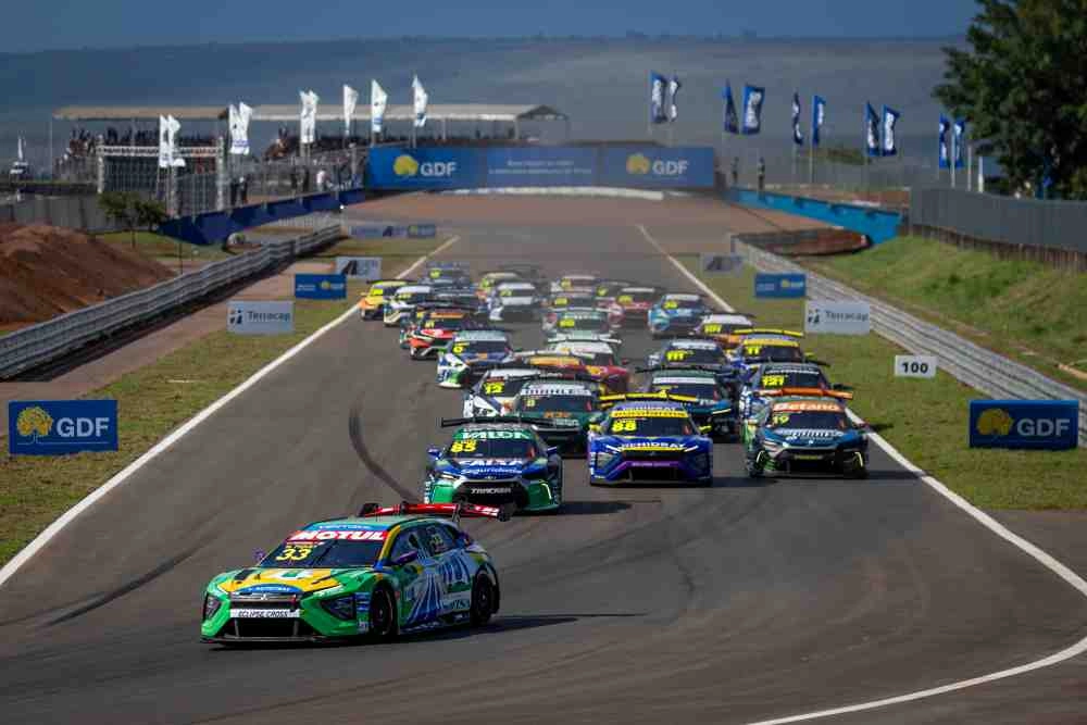 BRADESCO STOCK CAR: Etapa no formato 'endurance' e 'grid de estrelas' faz história no Autódromo Nelson Piquet