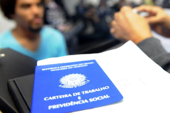 SALÁRIOS DE ATÉ R$ 3,5 MIL: Agências do trabalhador têm quase 1.300 vagas nesta 3a.feira (22)