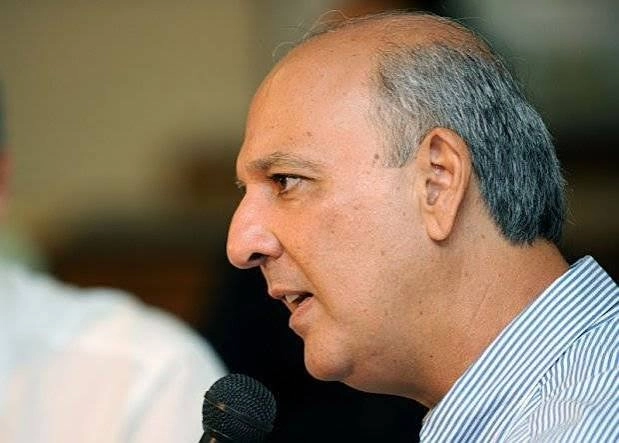 CONTUMAZ:  Arruda é multado pelo TRE-DF por publicação sobre candidatura