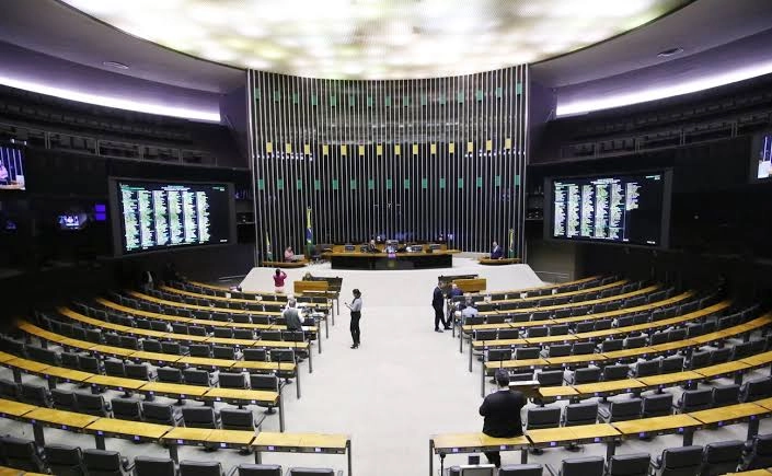 CÂMARA FEDERAL: Representação local renovada em 50%; nenhuma mulher eleita