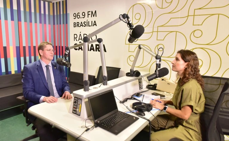CÂMARA DOS DEPUTADOS: Inscrições para o concurso começam em 15/10 com 184 vagas