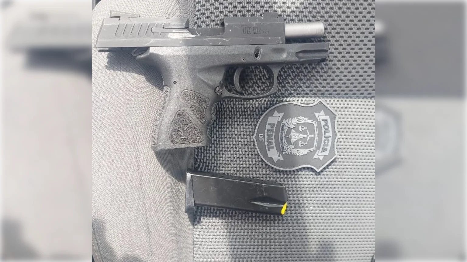 CARCEREIROS:  Polícia penal apreende pistola perto do CPP em Brasília
