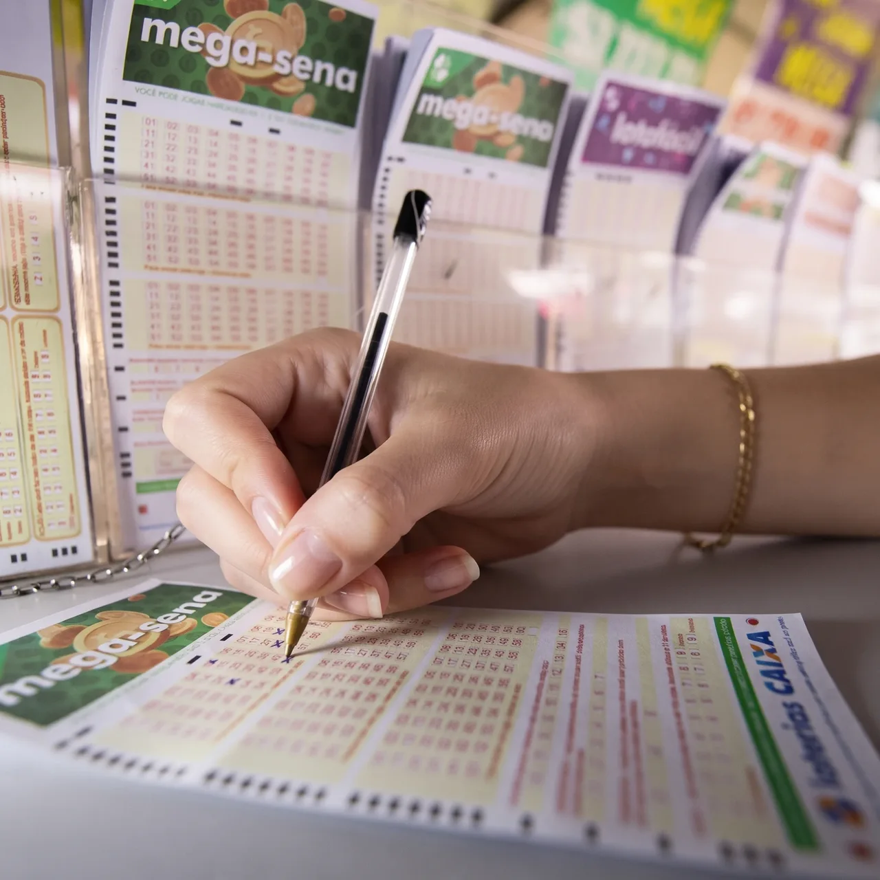 MEGA-SENA: Aposta feita em Brasília ganha R$ 58,8 mil; prêmio acumula em R$ 185 milhões