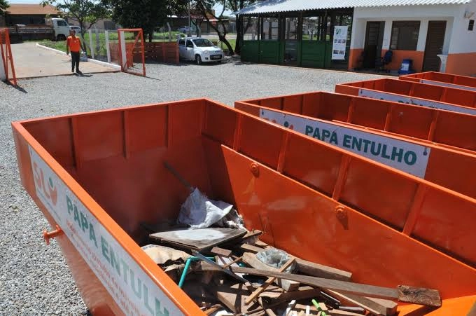 CONTAINERS PÚBLICOS: SLU prevê entregar 6 novos 'papa-entulhos' neste ano e 9 em 2027
