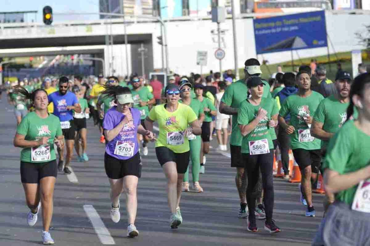 MUITA ALÉM DA DISTÂNCIA: O que torna os 42 km da 'Maratona Monumental de Brasília' um desafio especial?