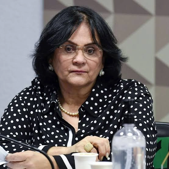 O DIA SEGUINTE: Antes da fuga de Flávio, Damares publica vídeo e diz que não recomenda atos contra resultado eleitoral