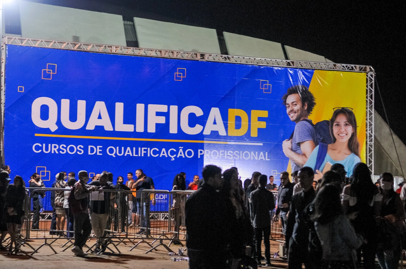 QUALIFICAÇÃO PROFISSIONAL: GDF abre 10 mil vagas em 50 cursos gratuitos pelo "Qualifica DF"