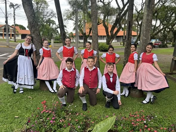 Grupo Ítalo-Germânico de Presidente Castello Branco brilha no Volkstanzfest Juvenil em Itá