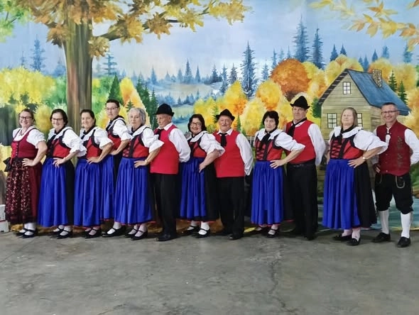 Grupo da Terceira Idade de Presidente Castello Branco leva tradição italiana a encontro cultural em Arabutã