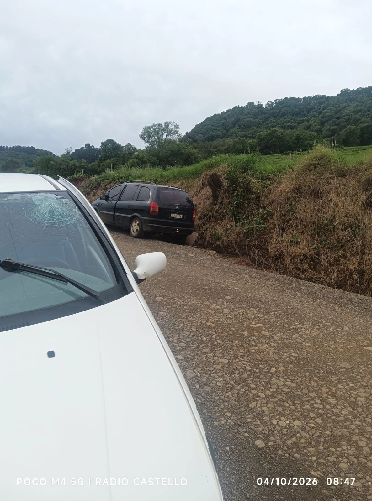 Colisão entre dois carros de Castello Branco resulta em danos materiais na zona rural