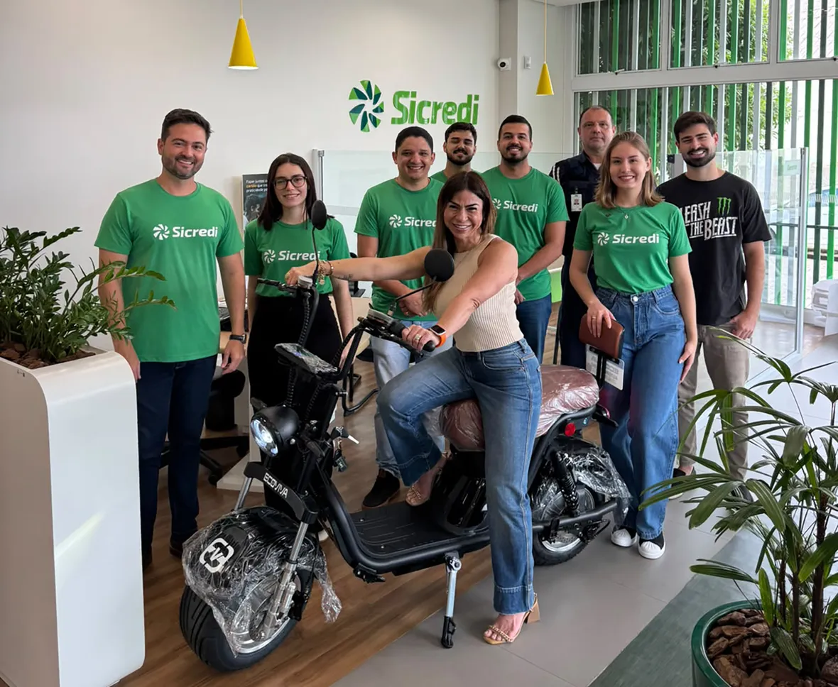 Aniversário Premiado contempla 36 associados com scooters elétricas