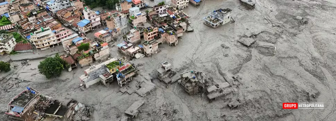 AVALANCHE DEVASTA REGIÃO ENTRE NEPAL E TIBETE E DEIXA CENTENAS DE MORTOS E DESAPARECIDOS