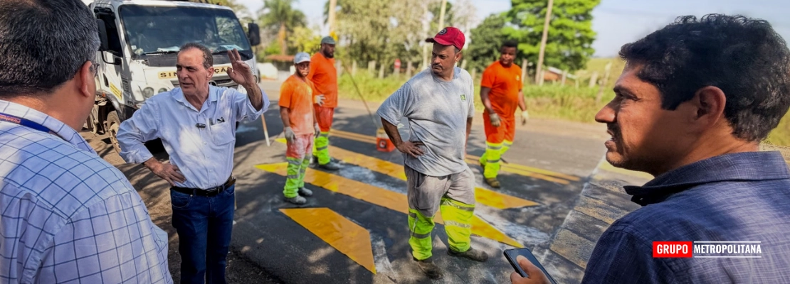 PREFEITO HELINHO ZANATTA ACOMPANHA SERVIÇOS DE REFORÇO NA SINALIZAÇÃO DA ESTRADA PIRACICABA-ANHUMAS