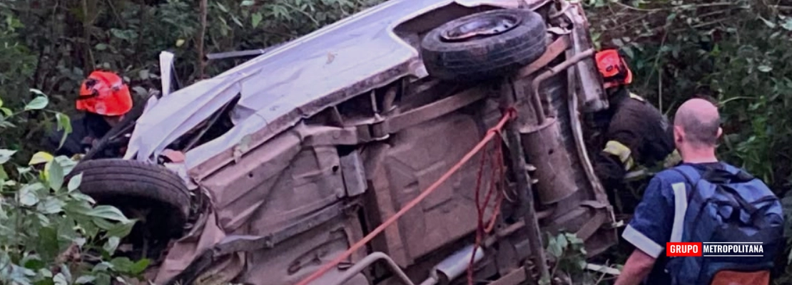 MOTORISTA MORRE APÓS FIORINO CAIR EM RIBANCEIRA NO BAIRRO SANTO ANTÔNIO, EM PIRACICABA