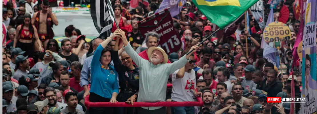 LULA PARTICIPA DE ATO NA PAULISTA E DIZ QUE AVENIDA “É DO POVO”