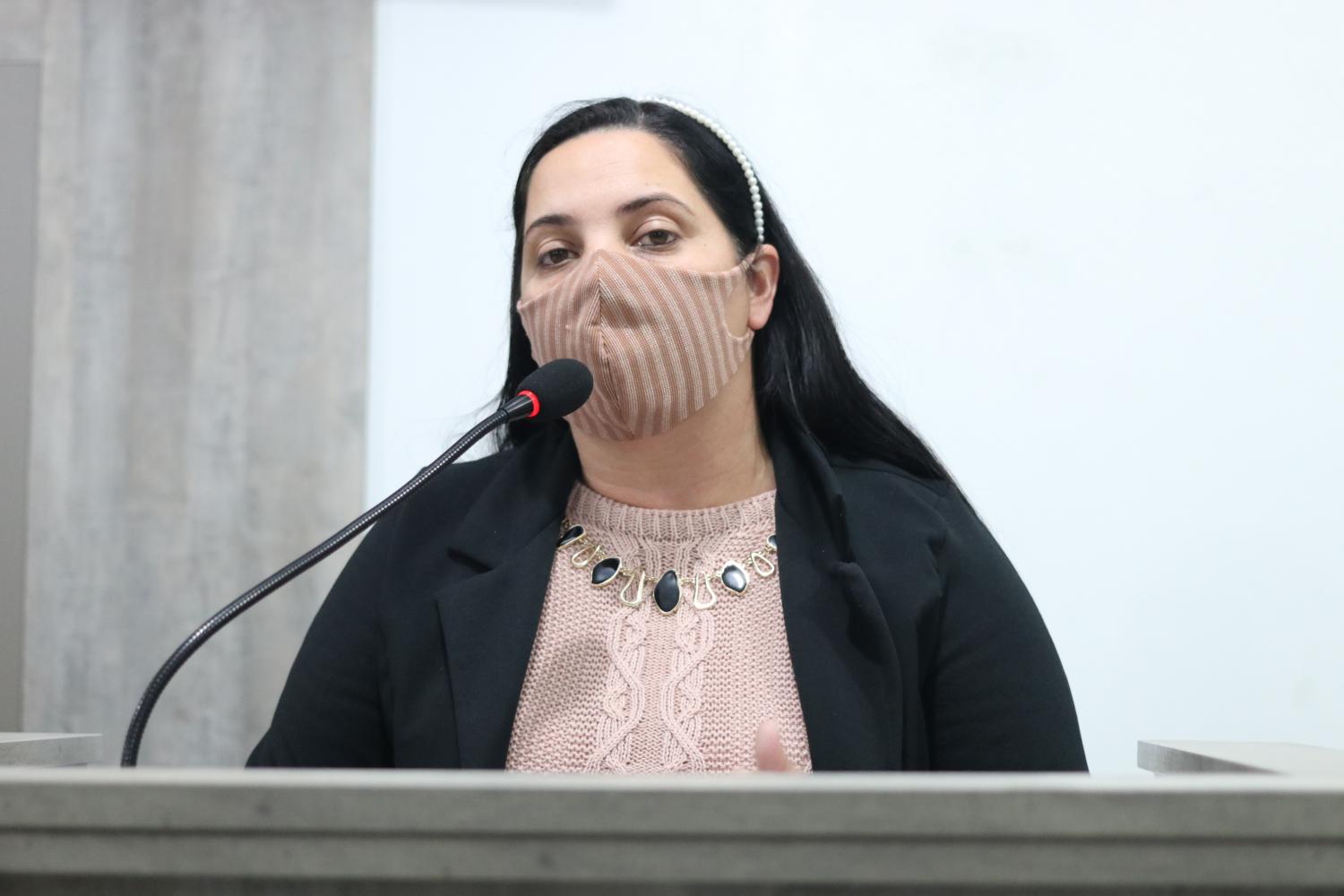 Fátima solicita anexo da Farmácia Municipal no Rincão