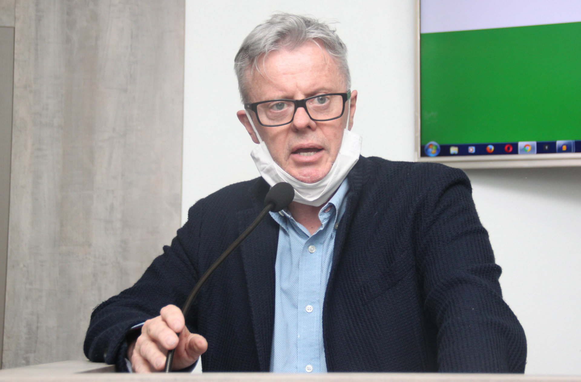 Kiko anuncia obras de asfalto e calçamento
