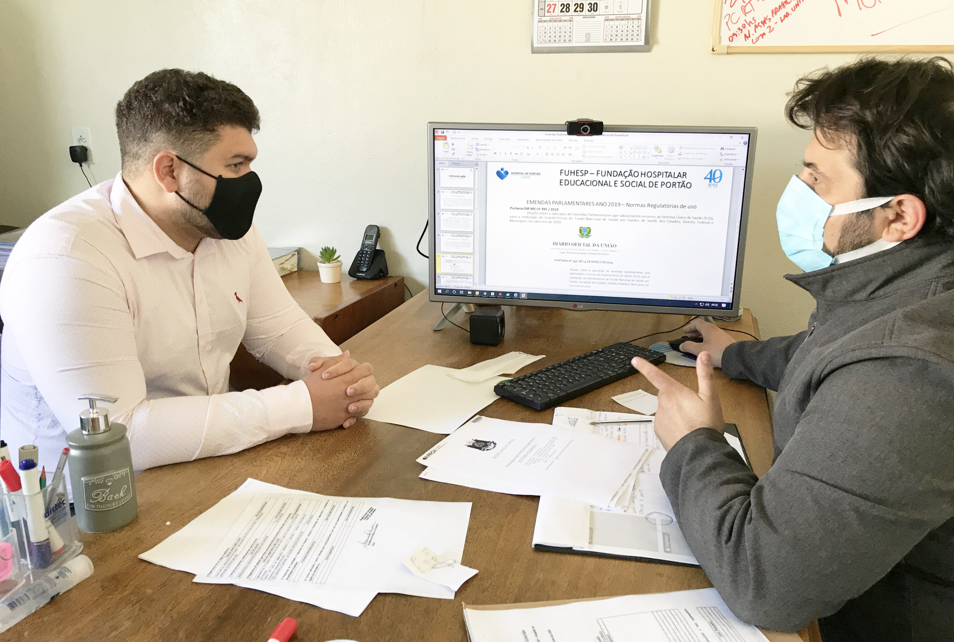 Leco defende parceria para hospital ter aparelho de ecografia