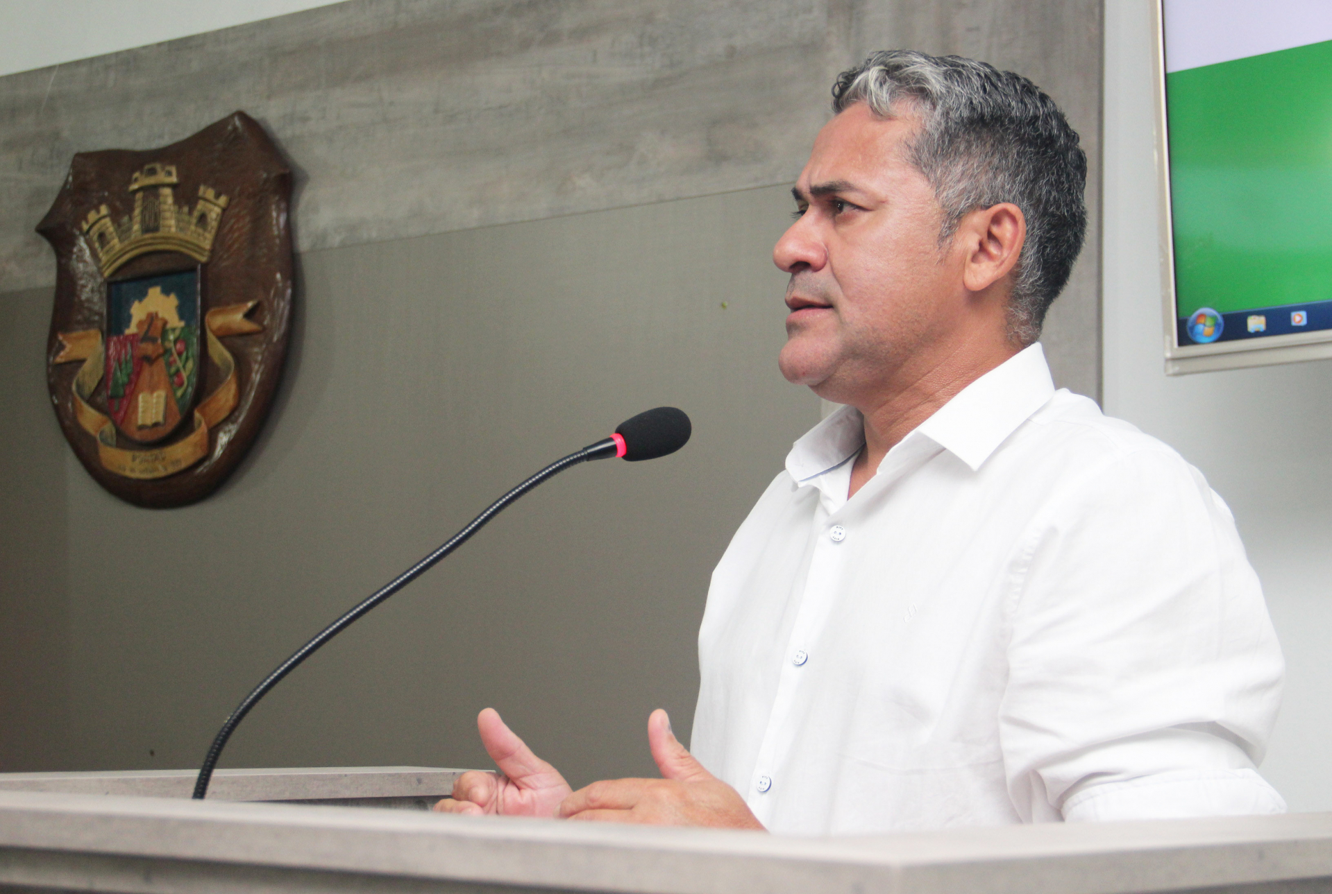 João Pedro propõe Fundo de Esportes e terceirização de entulhos
