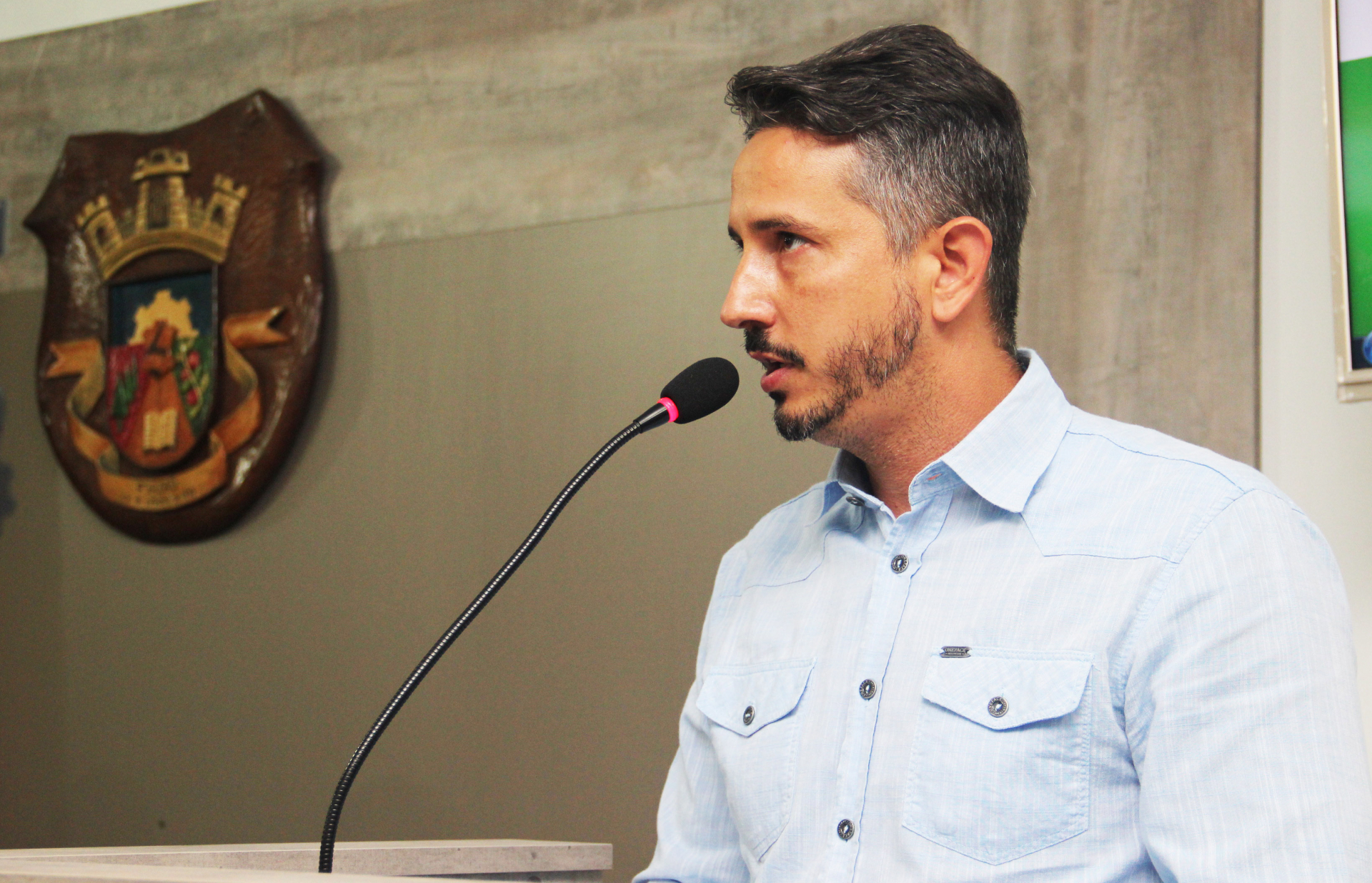 Dioni encaminha demandas de lazer e saneamento do Rincão