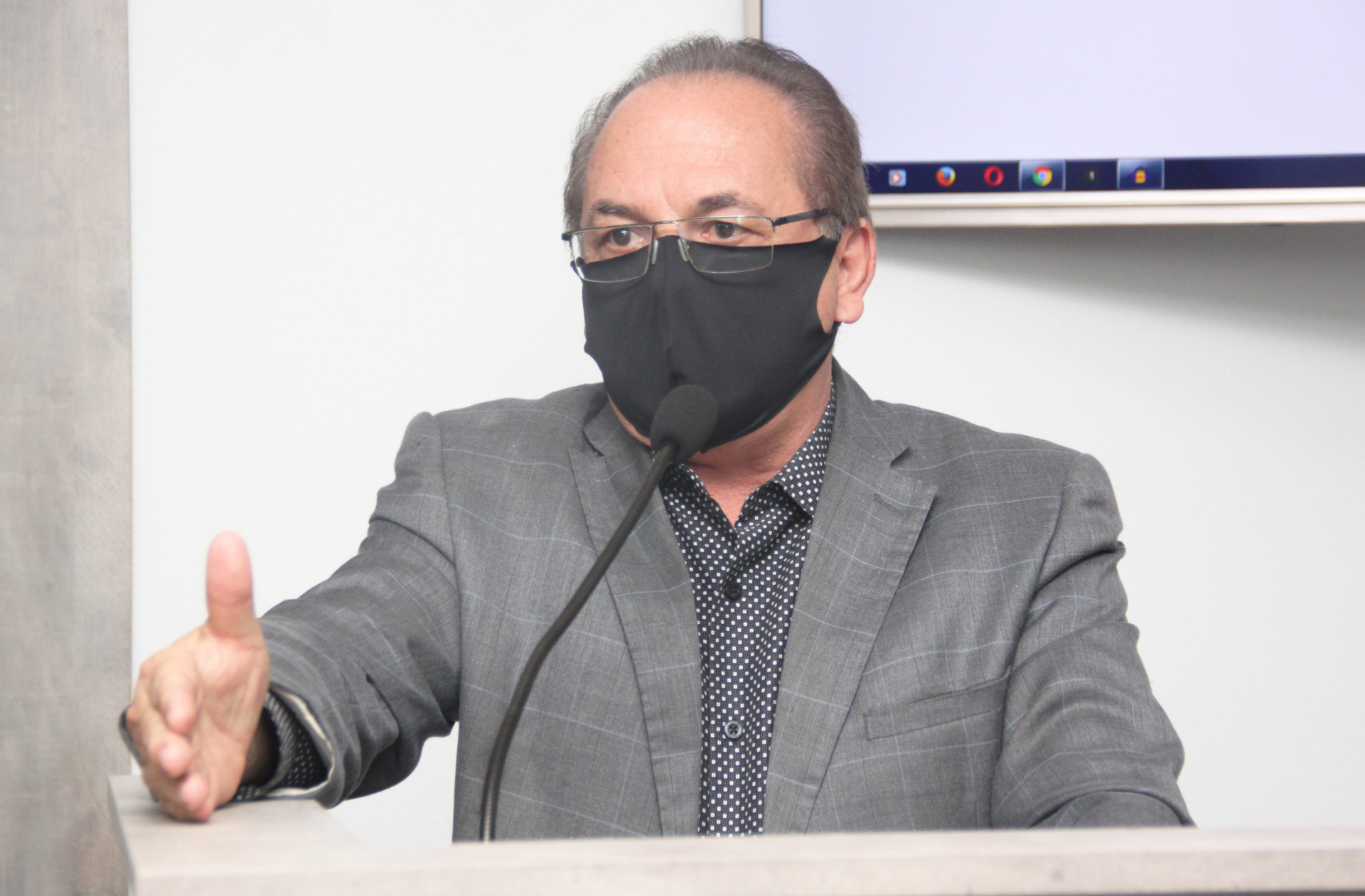 Adair Rocha pede que igrejas atendam até 25% da capacidade