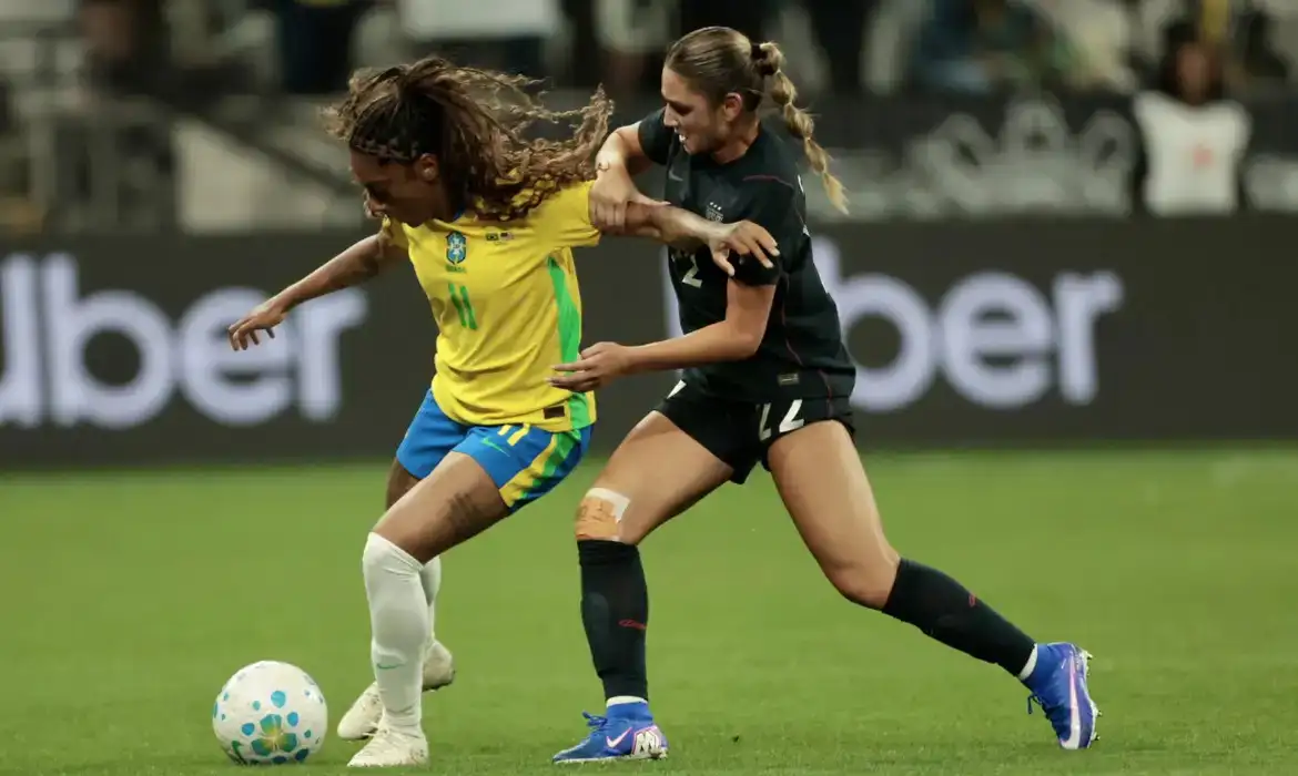 "Elas em campo" é tema do Caminhos da Reportagem desta segunda-feira