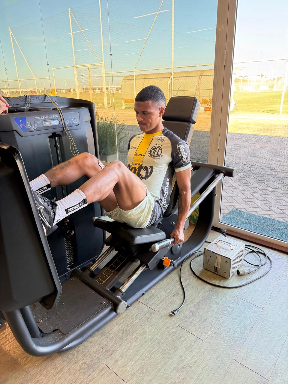 NEGUEBA REVELA FORÇA NA FÉ DURANTE RECUPERAÇÃO E PROJETA VOLTA AOS GRAMADOS