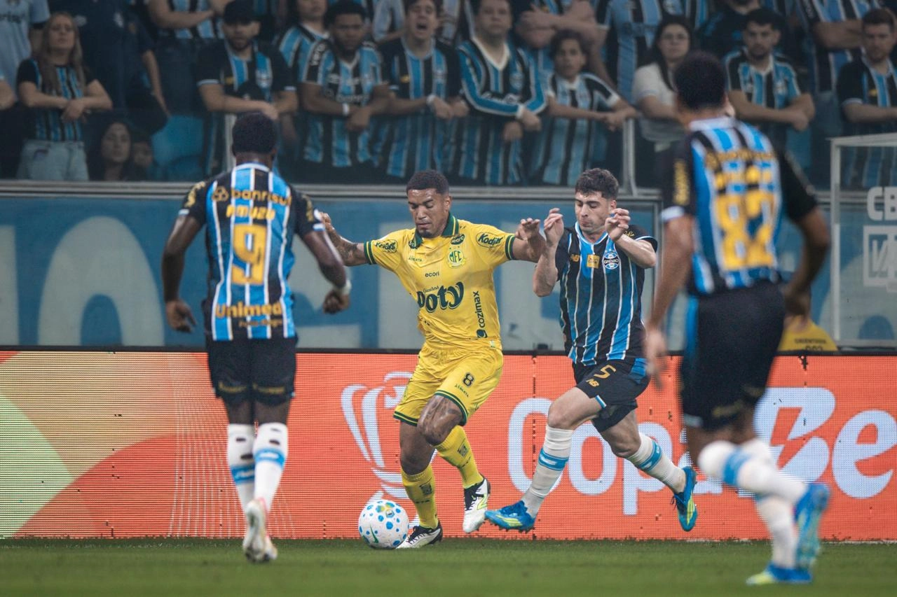 MIRASSOL TEM GOL ANULADO, PERDE PARA O GRÊMIO E ESTÁ FORA DA COPA DO BRASIL