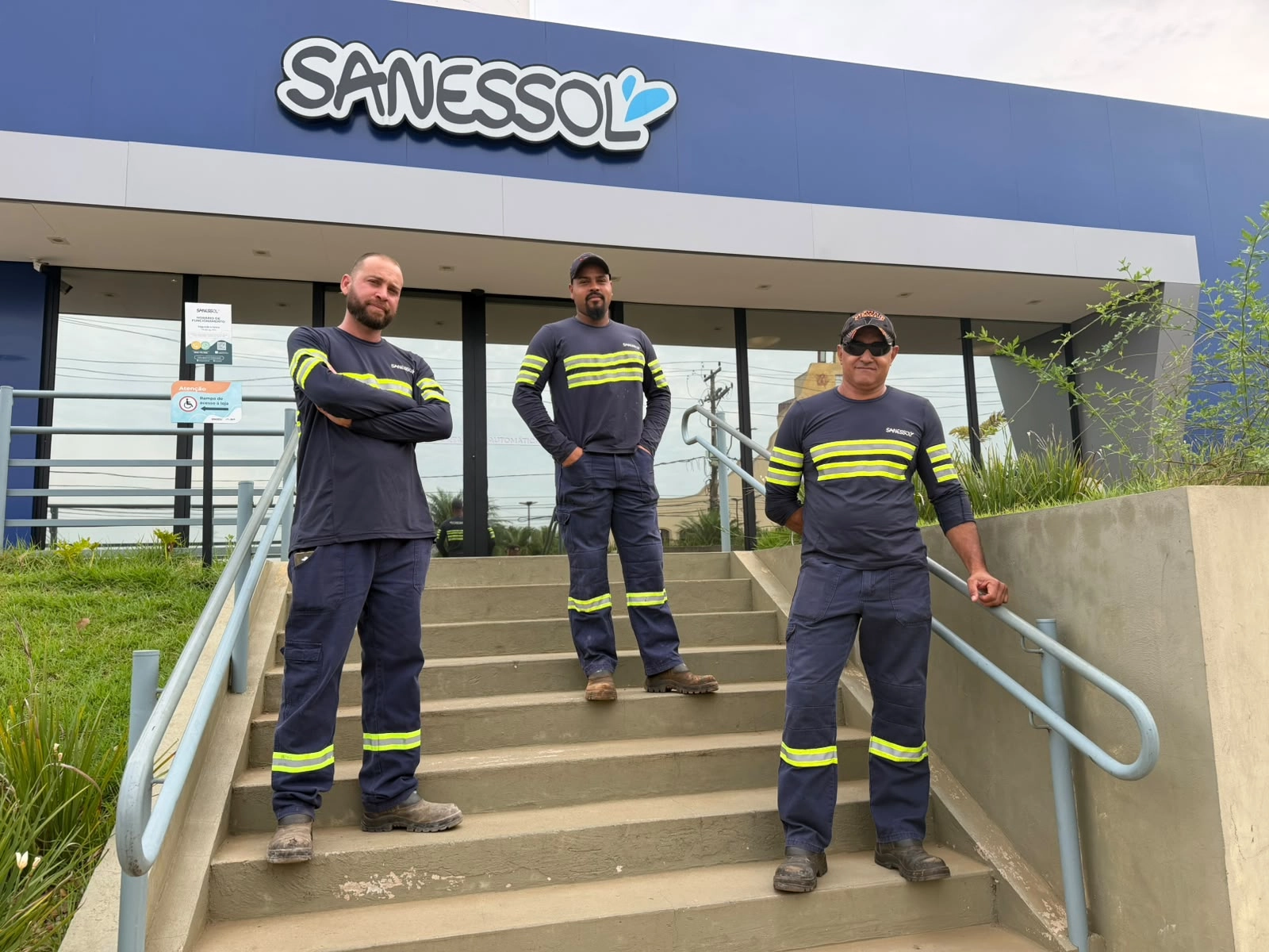 SANESSOL HOMENAGEIA PROFISSIONAIS ESSENCIAIS PARA O FUNCIONAMENTO DO SERVIÇO DE ÁGUA E ESGOTO