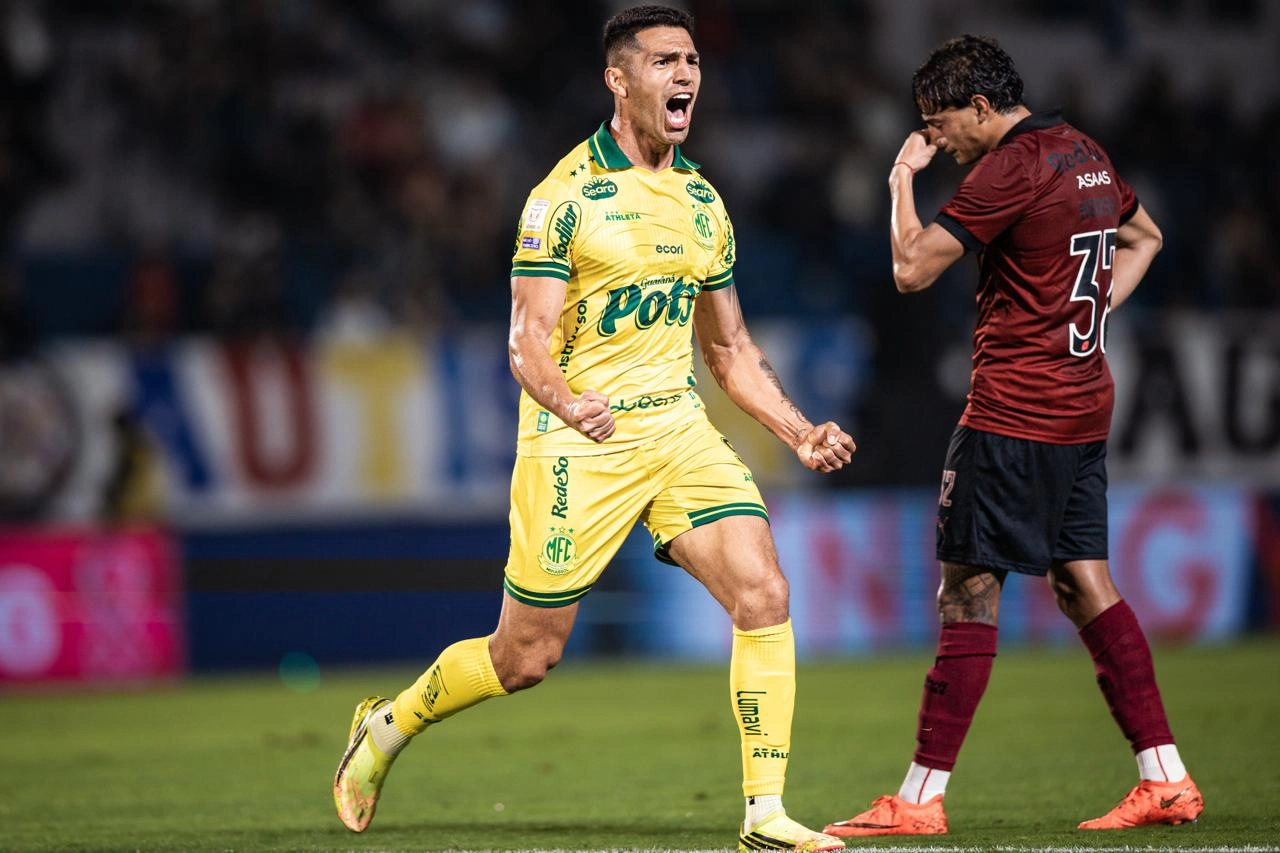 MESMO COM JOÃO VICTOR EXPULSO, MIRASSOL BUSCA EMPATE COM O BRAGANTINO