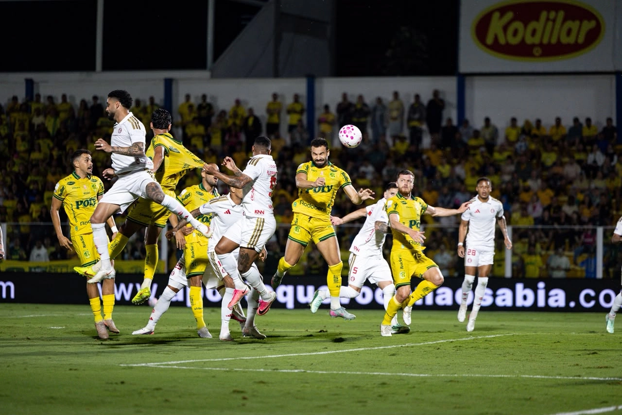 MIRASSOL VENCE O INTER EM JOGO MARCADO POR EXPULSÃO E DEFESAS DECISIVAS