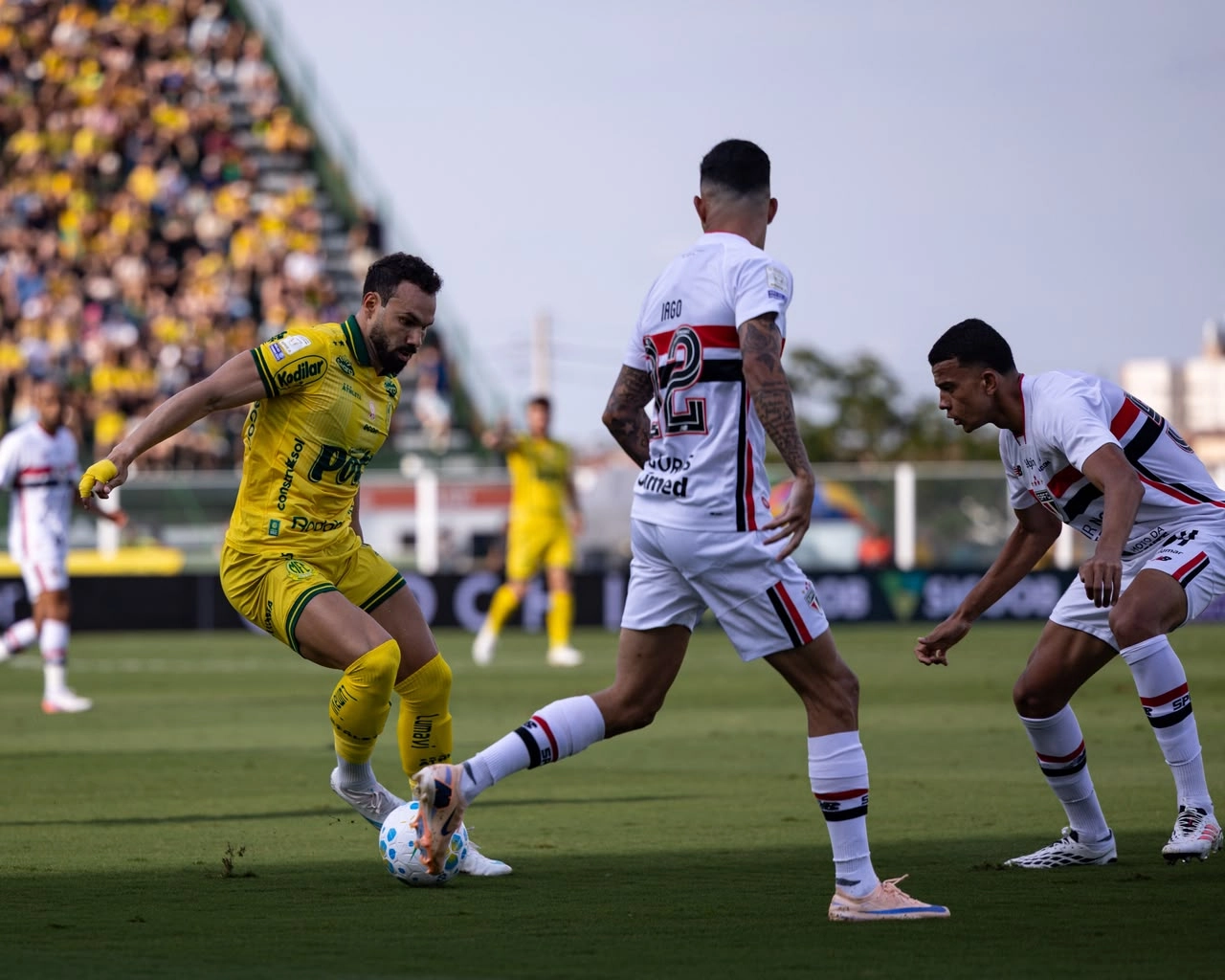 MIRASSOL SAI NA FRENTE, DESPERDIÇA CHANCES E EMPATA COM O SÃO PAULO NO MAIÃO