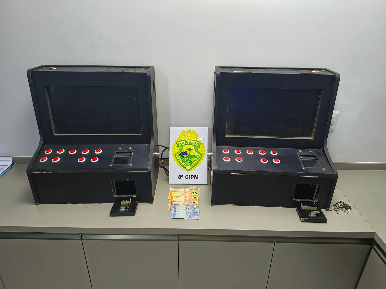 Polícia Militar apreende máquinas de jogos de azar em Irati