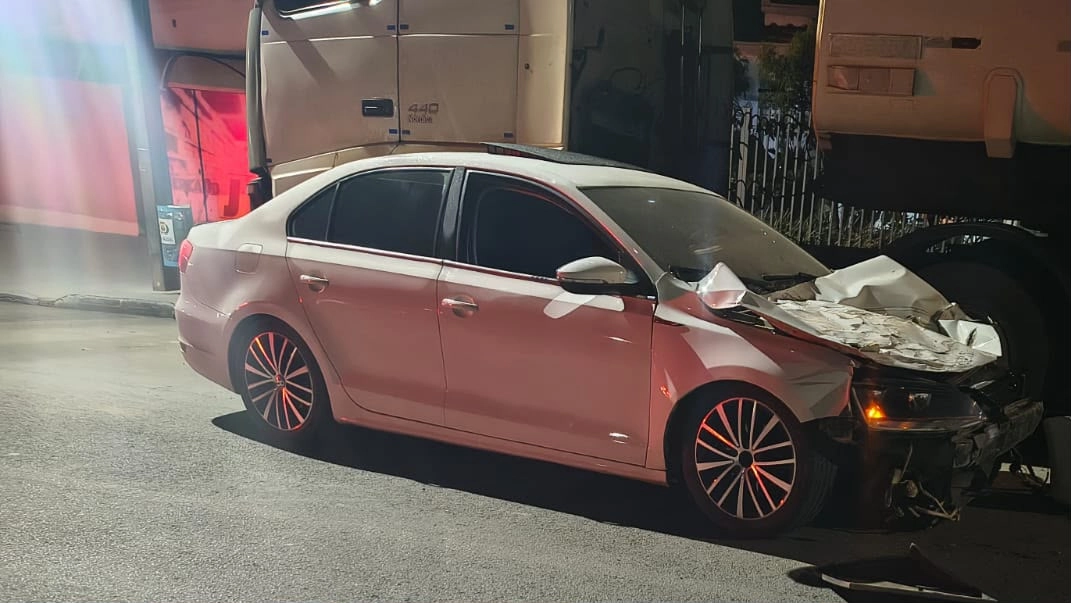 Dois motoristas são presos por embriaguez após disputa de corrida em Rio Azul