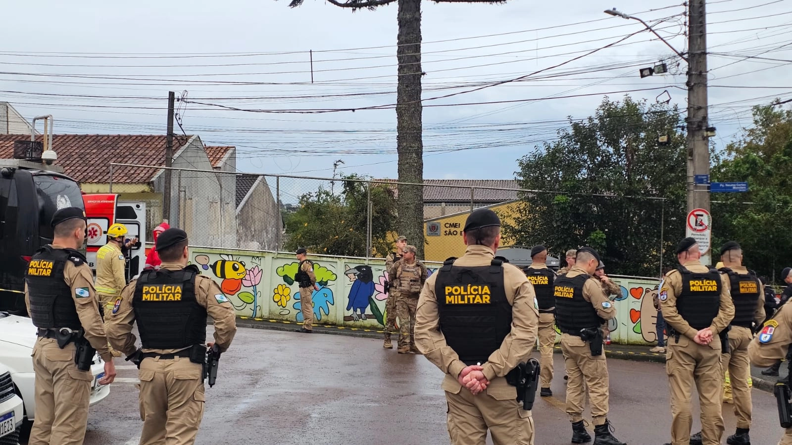 BOPE resgata 13 crianças mantidas reféns em CMEI de Curitiba