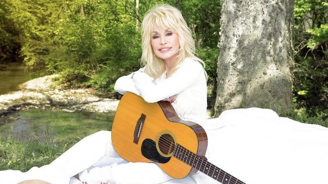 Morre cantora Dolly Parton aos 80 anos
