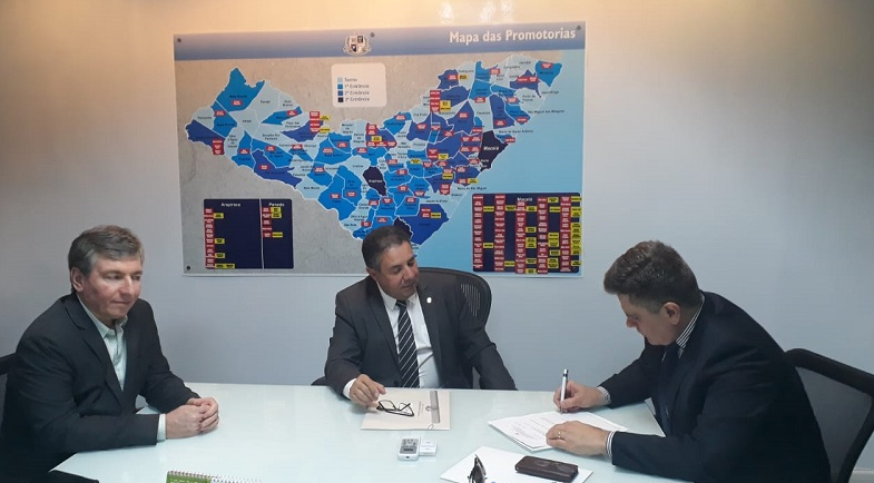 MPE/AL e Detran celebram convênio para fiscalizar transportes escolares em Alagoas
