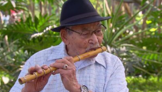 Mestre do pífano, alagoano com 99 anos foi desafiado por Lampião