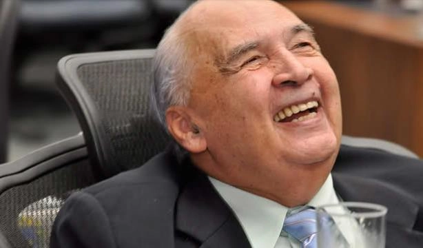 Aos 84 anos, Londres mira o 14º mandato, tem 26 fazendas e guarda R$ 4 milhões em espécie.