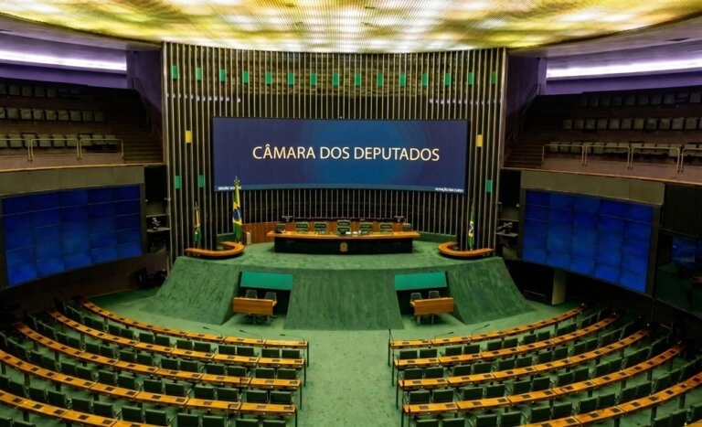 Pesquisa mostra disputa acirrada para deputado federal em Mato Grosso do Sul.