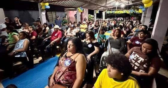 Com casa cheia, Deputado Dr Luiz ovando é recebido por apoiadores em Caracol.
